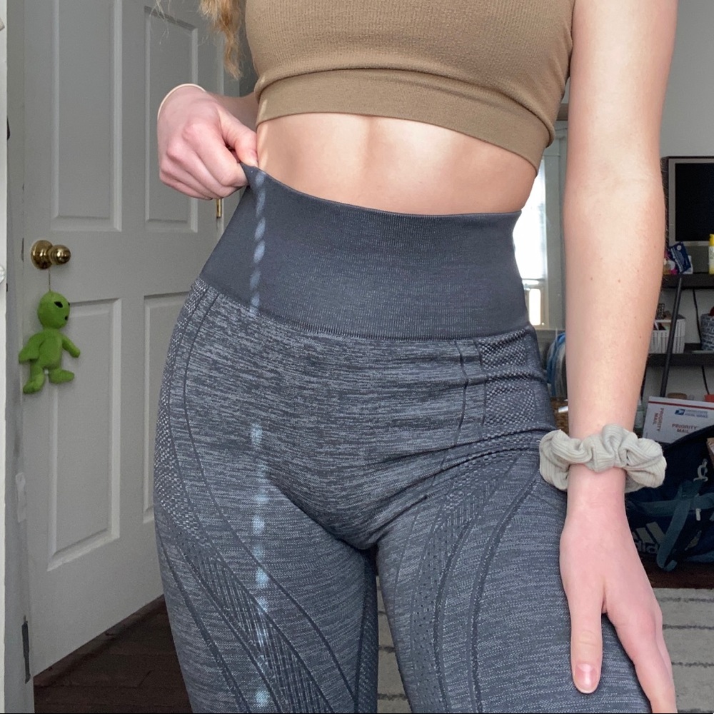 SEAMLESS LEGGINGS